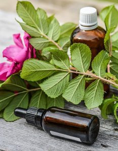 Professionele massage in Almere waarbij een therapeut een klant helpt te ontspannen en gezondheid te bevorderen